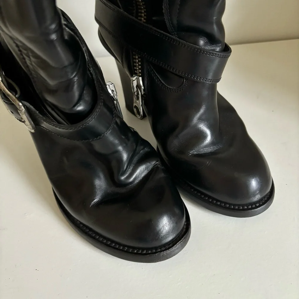 Chloe Black Calfskin Leather Grunge Moto Heel Boots 38 EU 8 US 2010s - Picture 9 of 10